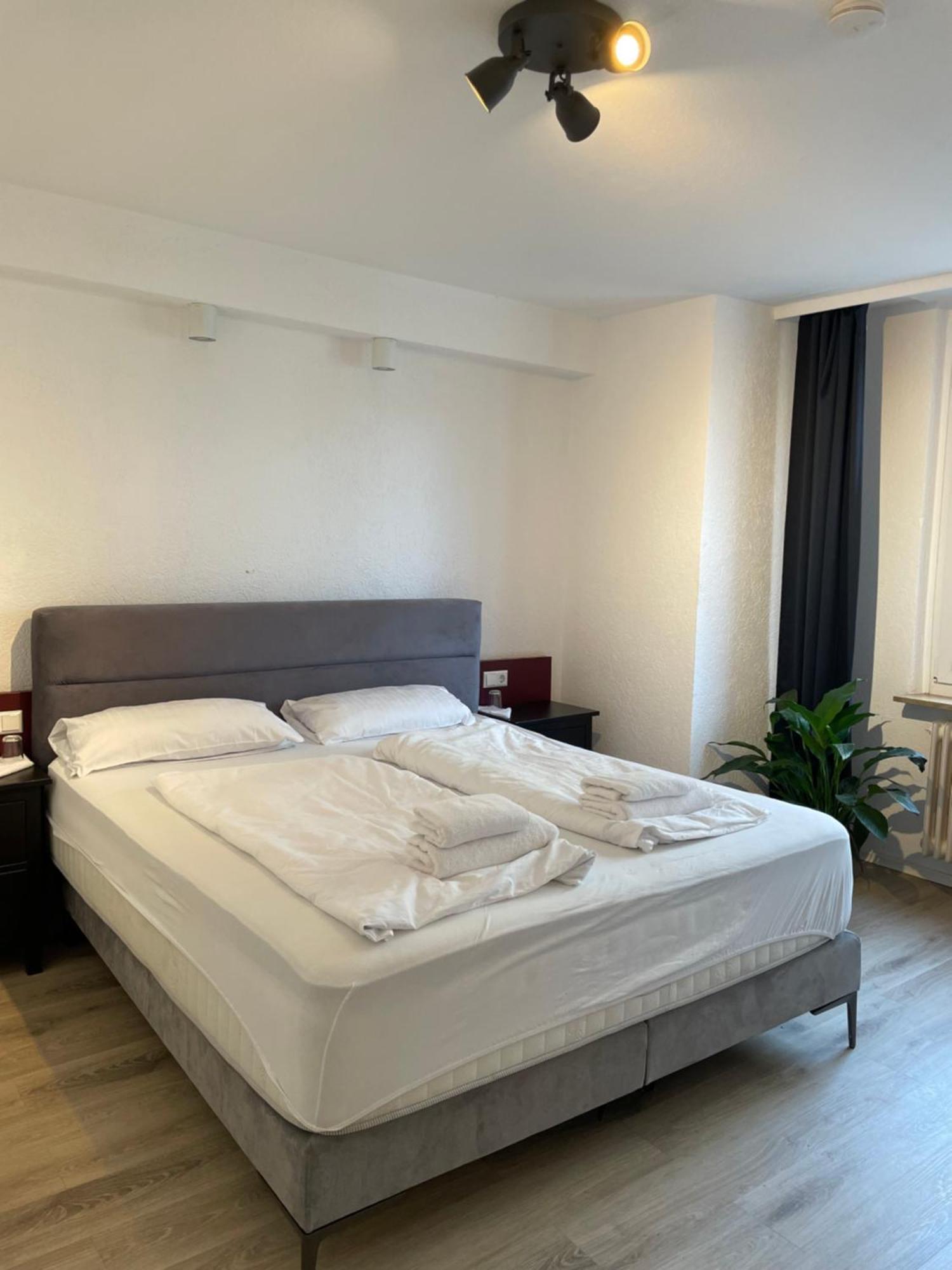 24-7 Stadthotel Stoccarda Esterno foto