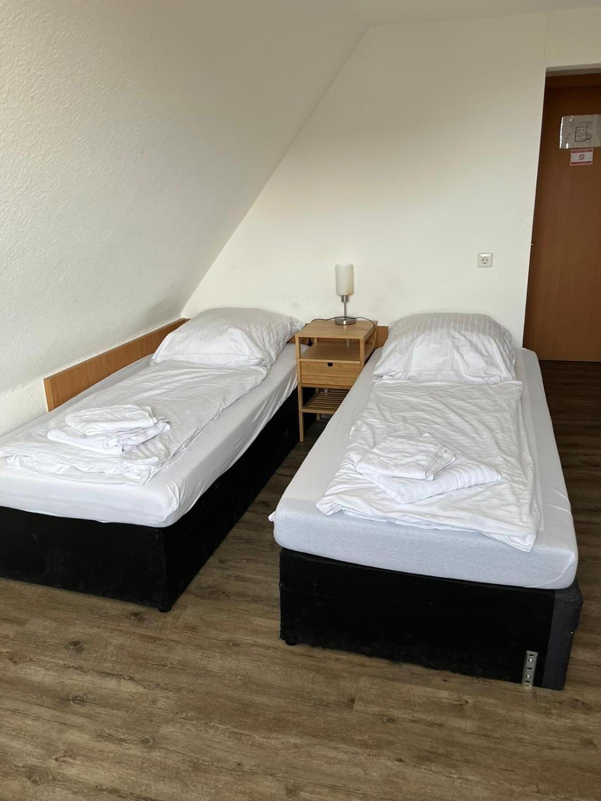 24-7 Stadthotel Stoccarda Camera foto