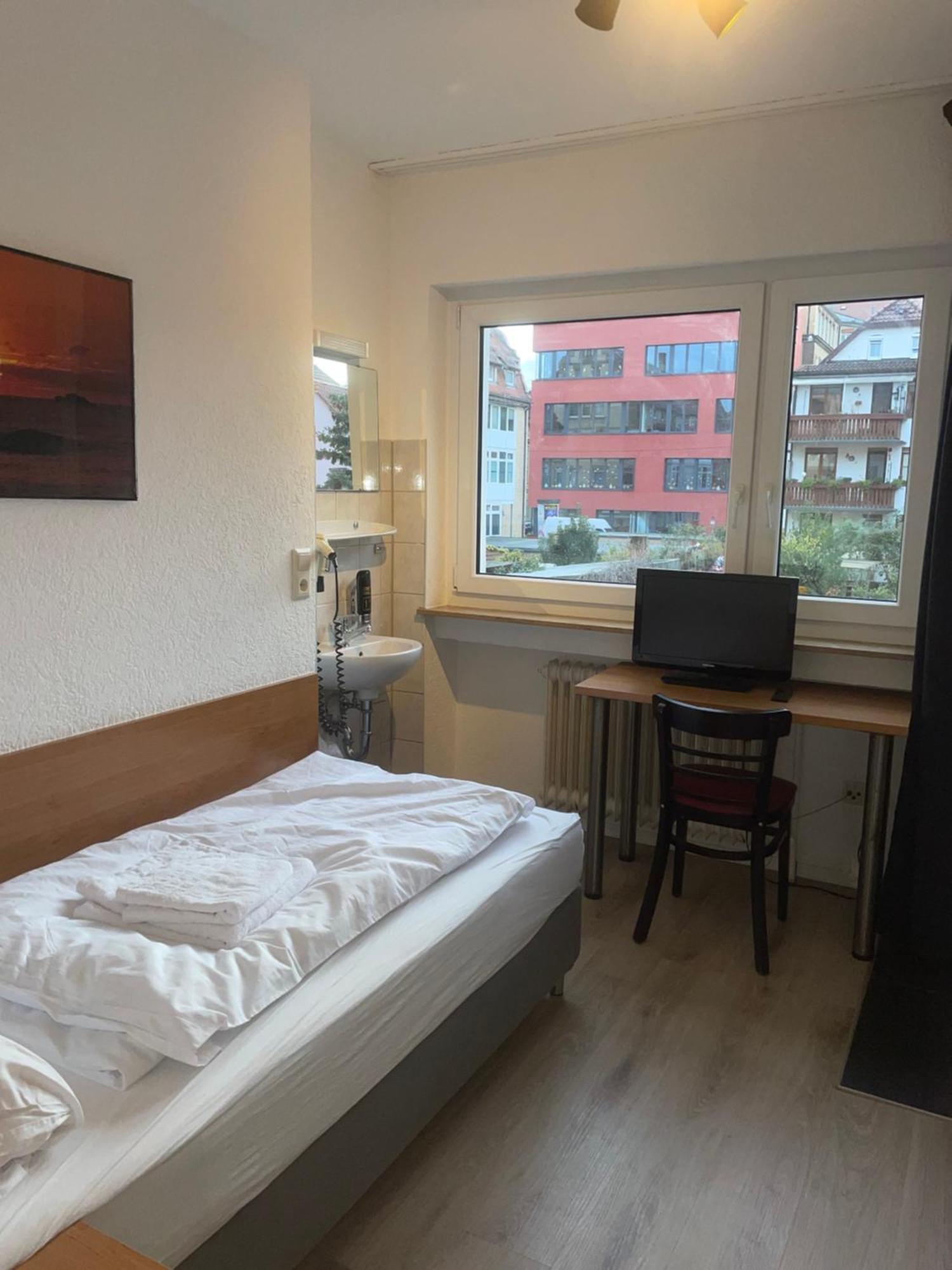 24-7 Stadthotel Stoccarda Camera foto